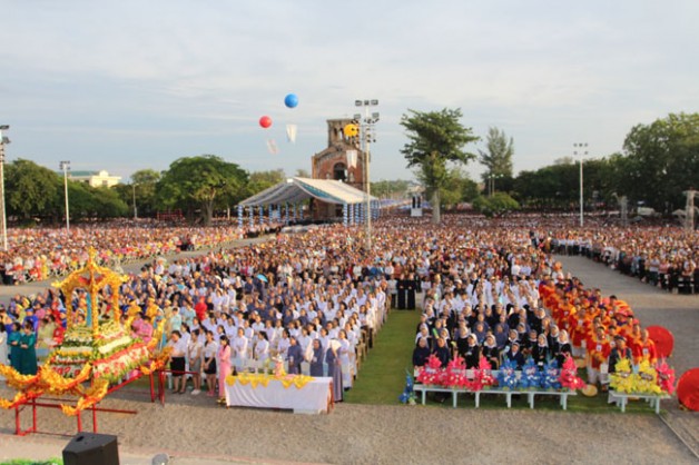 Rước Kiệu Đức Mẹ và Thánh Lễ Bế Mạc Đại Hội Hành Hương Đức Mẹ La Vang lần thứ 31