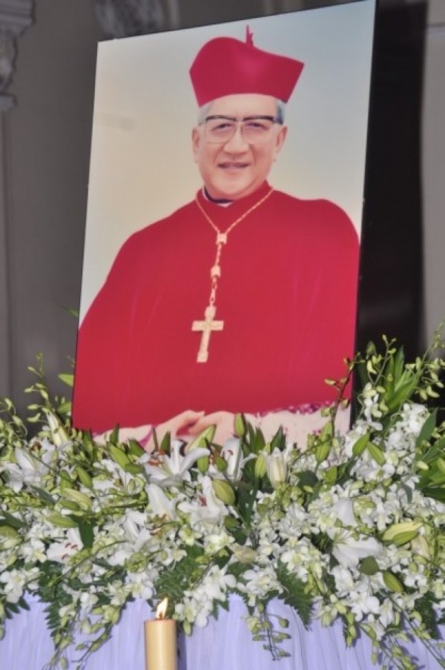 BÔNG HỒNG TỪ BỤI GAI ĐHY FX NGUYỄN VĂN THUẬN (1928-2002)