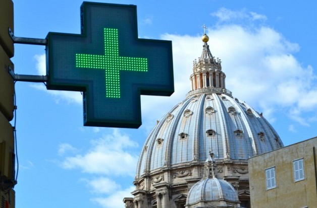 Đức Giáo hoàng cấm bán thuốc lá tại Vatican