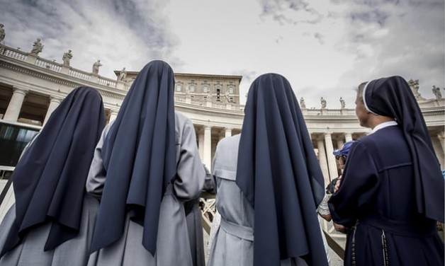 Nhật báo Vatican tố cáo sự khai thác các nữ tu trong Giáo hội