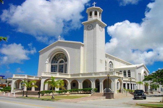 Các tín hữu Công giáo Guam tìm cách tái xây dựng Giáo hội sau phán quyết của Vatican