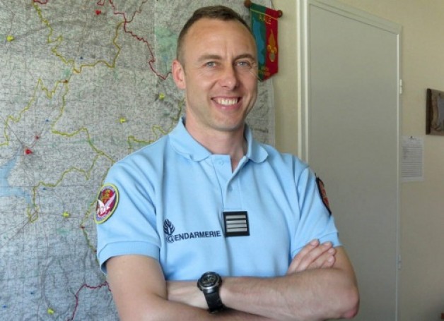 Lời vinh danh đau lòng của linh mục chuẩn bị hôn lễ cho Trung tá Arnaud Beltrame