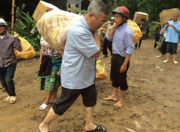 Đi tu để hiến thân hay tiến thân?