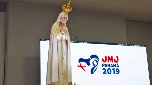Tượng Đức Mẹ Fatima được rước đến ĐHGT ở Panama vào tháng 01/2019