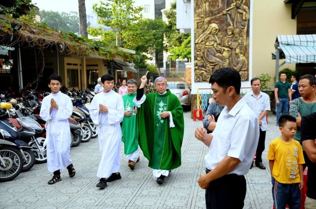 LỄ ĐẶT VIÊN ĐÁ ĐẦU TIÊN XÂY DỰNG NHÀ THỜ DÒNG ĐỨC BÀ REGINA MUNDI