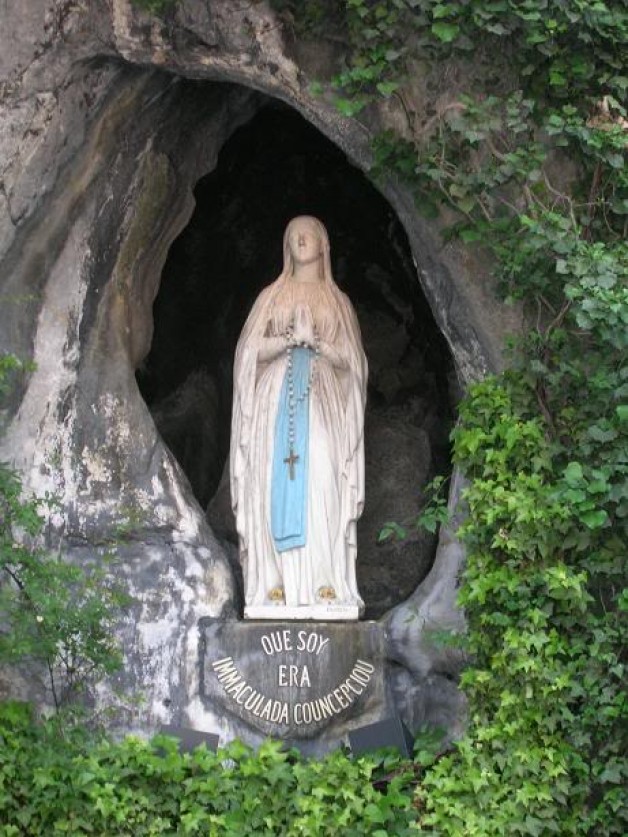 Lộ Đức (LOURDES)