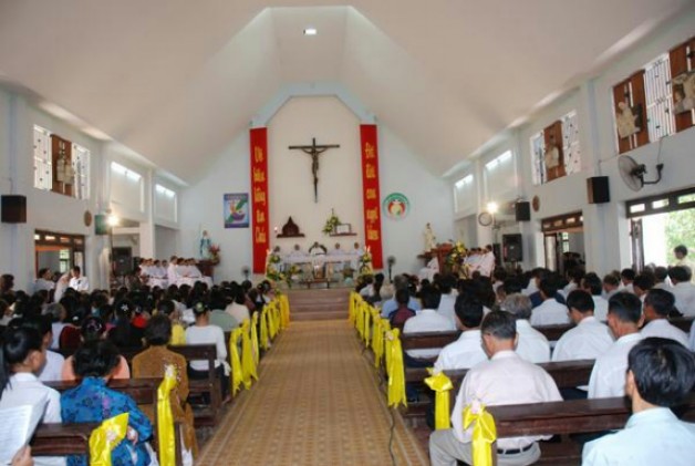 “MẸ THIÊN CHÚA” CỦA CỤ TOM