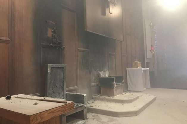 Sự cố bị nghi ngờ trong vụ hỏa hoạn tại nhà thờ Florida
