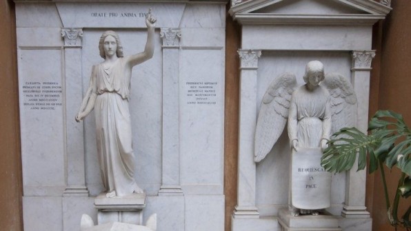 Không tìm thấy hài cốt nào trong hai ngôi mộ ở nội thành Vatican