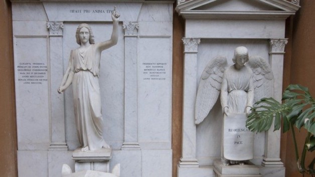 Không tìm thấy hài cốt nào trong hai ngôi mộ ở nội thành Vatican