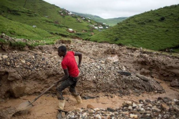 Cha Willy Milayi giúp đỡ những trẻ em thoát khỏi cảnh nô lệ trong các hầm mỏ của Cộng hòa Dân chủ Congo