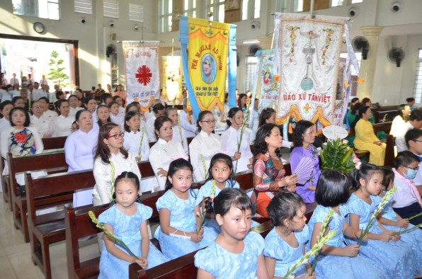 Giáo xứ Tân Việt Khai mạc tháng hoa