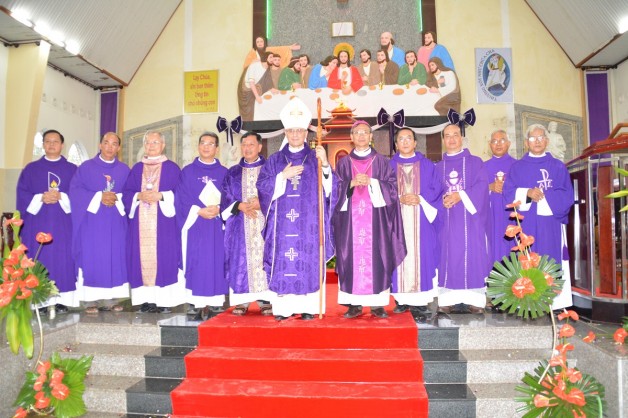 Đức Tổng Giám Mục Leopoldo Girelli thăm Mục Vụ giáo xứ Bình Đại – giáo phận Vĩnh Long