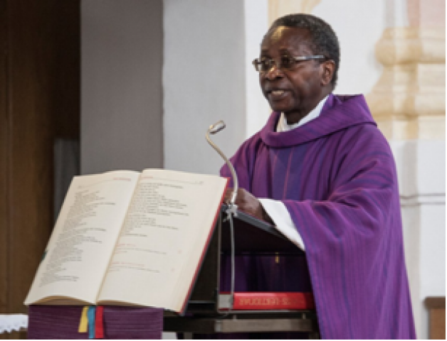 Cha xứ người Congo đang phục vụ tại TGP München từ chức sau khi bị dọa giết đến 5 lần