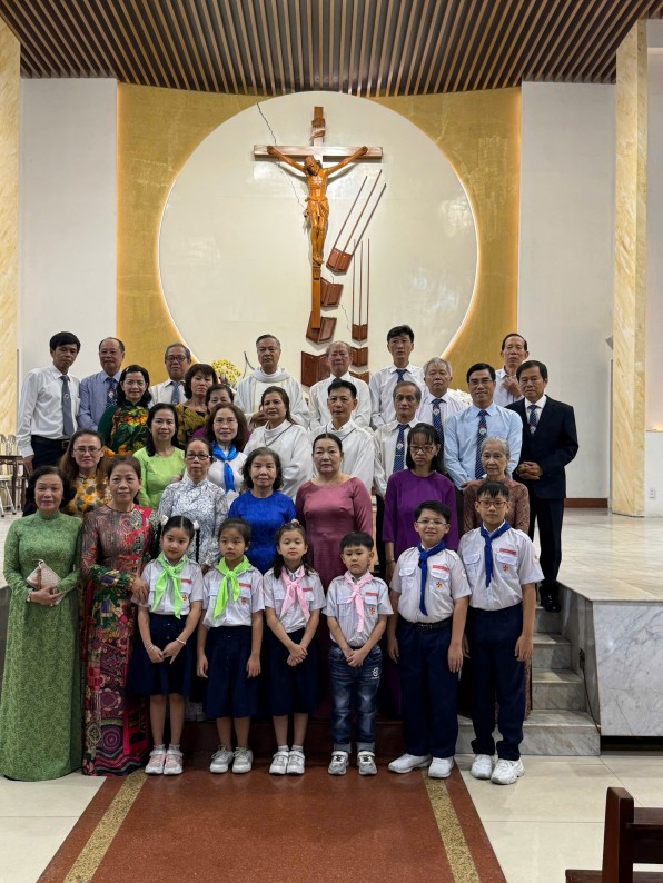 Giáo xứ Tân Việt: Bổn mạng Giáo họ Lộ Đức 2026