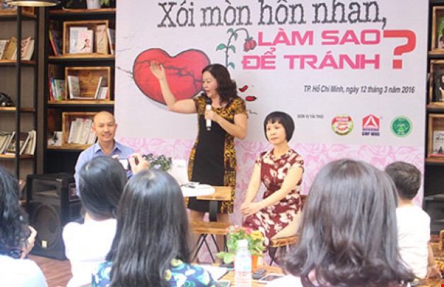 ‘Bom’ nổ chậm trong hôn nhân từ chuyện vặt