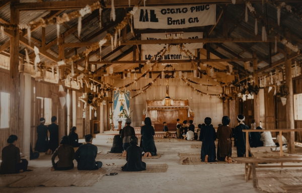 NỘI CUNG NHÀ THỜ
