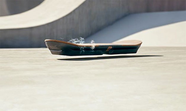 Không được dùng ván trượt hoverboard trong thánh lễ nhé