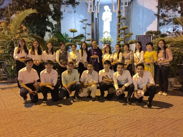 THÁNH LỄ TRAO KINH CHO DỰ TÒNG KHÓA I/ 2017 TẠI GIÁO XỨ TÂN VIỆT