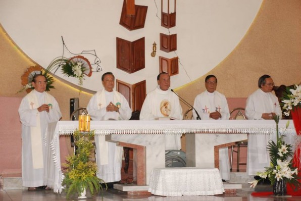 BUỔI TĨNH TÂM CỦA CÁC VỊ MỤC TỬ THUỘC GIÁO HẠT TÂN SƠN NHÌ KỲ THÁNG 1/2016 TRONG NĂM THÁNH LÒNG THƯƠNG XÓT