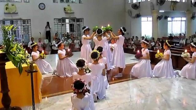 Một vài nét về nguồn gốc tháng hoa và việc dâng hoa