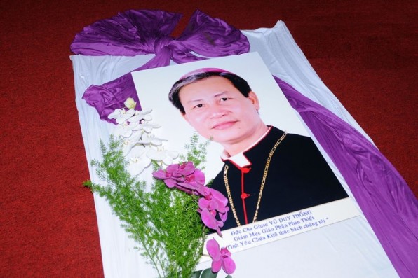GIÁO XỨ VINH SƠN : THÁNH LỄ GIỖ 100 NGÀY CẦU NGUYỆN CHO ĐỨC CHA “CHÚT XÍU” – GIUSE VŨ DUY THỐNG