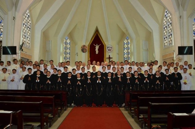 TỈNH DÒNG CHÚA CỨU THẾ : THÁNH LỄ TUYÊN KHẤN