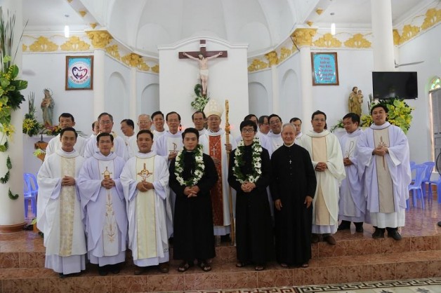 DÒNG KITÔ VUA : THÁNH LỄ KHẤN DÒNG