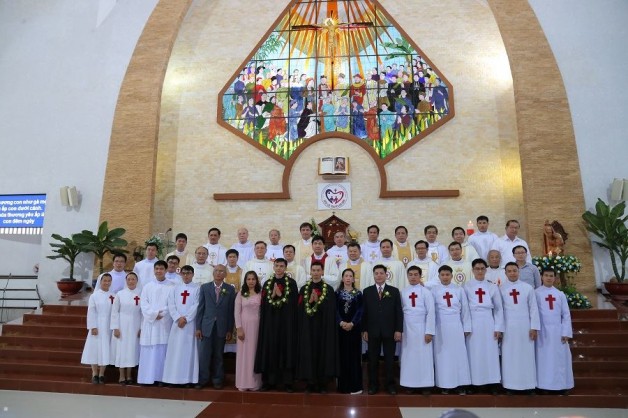 Dòng Camillô : Thánh Lễ Mừng Bổn mạng và Vĩnh khấn.