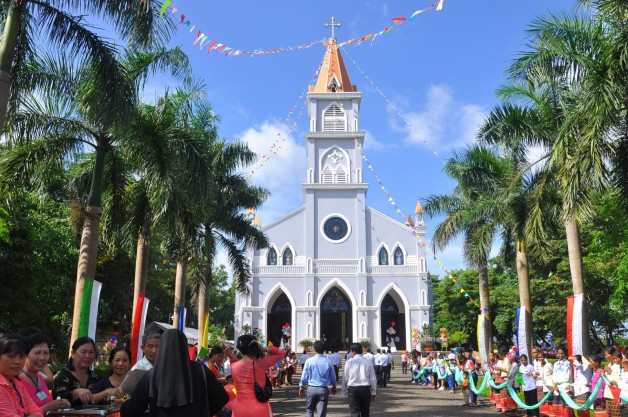 Thánh lễ tạ ơn Cung hiến ngôi nhà thờ Giáo xứ Tân Khai giáo phận Phú Cường.