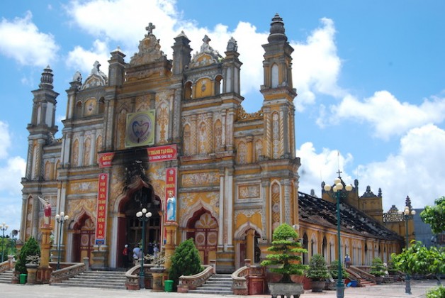 Hiệp thông cùng Trung Lao