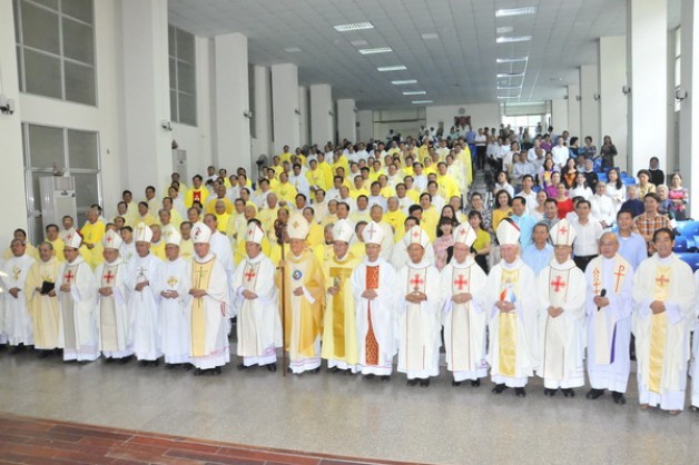 ĐHY Phạm Minh Mẫn mừng 24 năm Giám mục