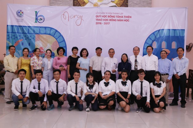 XÉT TUYỂN HỌC Bá»”NG SINH VIÊN CÔNG GIÃO TÔMA THIỆN