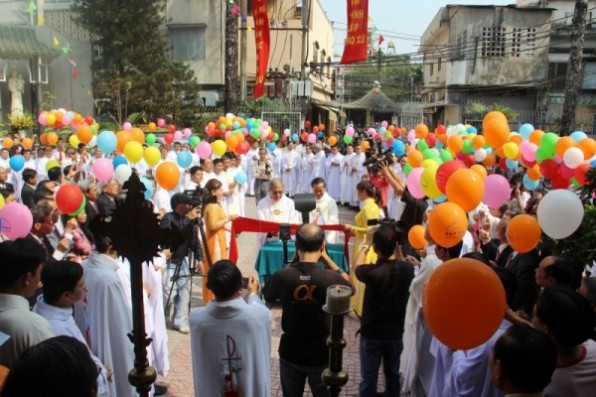 Cầu nguyện cho các giáo xứ