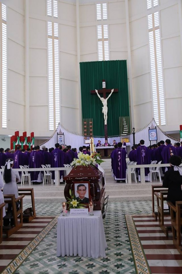 VỊ LINH MỤC GẦN NHƯ CẢ ĐỜI “Ủ TỜ” ĐÃ AN LÒNG TRONG CHÚA