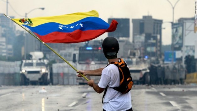 Venezuela cho chúng ta thấy chuyện gì xảy ra khi đánh đổi thực tế lấy một hệ tư tưởng