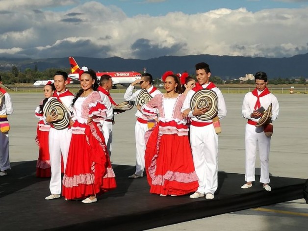 Hai giờ vui như hội ở Bogota chung quanh Đức Phanxicô