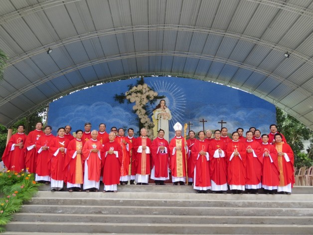 GIÃO PHẬN VĨNH LONG : ÄẠI HỘI QUỚI CHỨC TỈNH BẾN TRE