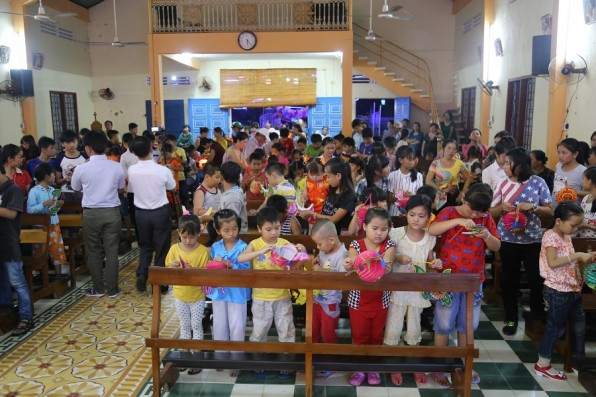 TRUNG THU VÀ NHỮNG TẤM LÒNG