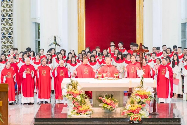 ÄỀN ÄỨC MẸ HẰNG CỨU GIÚP : MỪNG Bá»”N MẠNG CÃC CA ÄOÀN