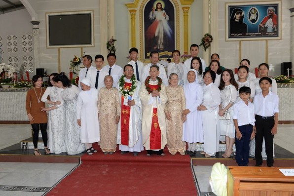 HỒNG ÂN NGỌC – KIM KHÁNH LINH MỤC