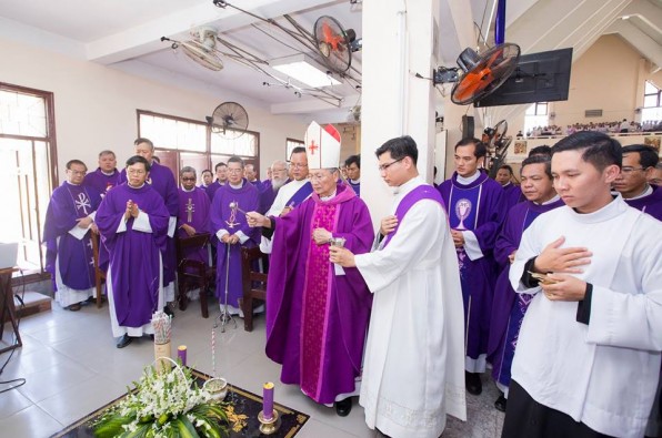 GIÃO PHẬN PHAN THIẾT : LỄ GIá»– 1 NÄ‚M CẦU CHO ÄỨC GIÃM MỤC GIUSE VŨ DUY THá»NG