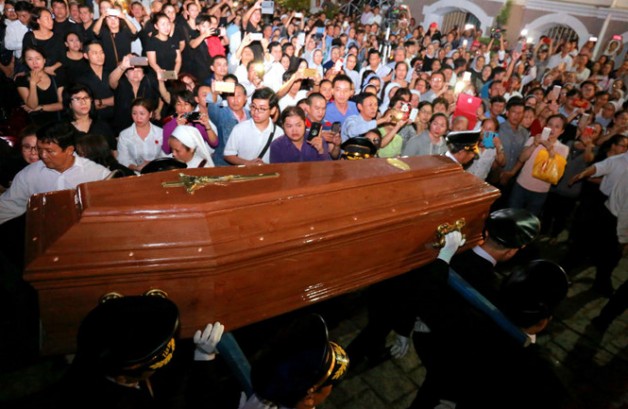 Di quan và Thánh Lễ Đức TGM Phaolô từ Tòa Tổng Giám mục đến Nhà Thờ Chánh tòa Sài Gòn