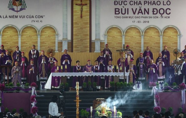 THÃNH LỄ AN TÃNG ÄỨC Tá»”NG GIÃM MỤC PHAOLÔ BÙI VÄ‚N ÄỌC : Sá»NG Äá»I THOẠI – CỨU ÄỘ CHO ÄẾN GIÂY PHÚT CHÓT