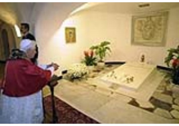 Kỷ niệm 13 năm Đức Giáo hoàng Gioan Phaolô II về Nhà Cha
