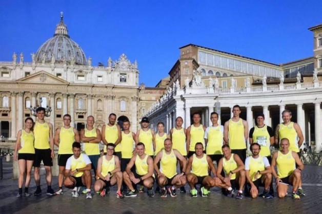 Các lực sĩ Vatican tham dự cuộc Chạy bộ Rôma