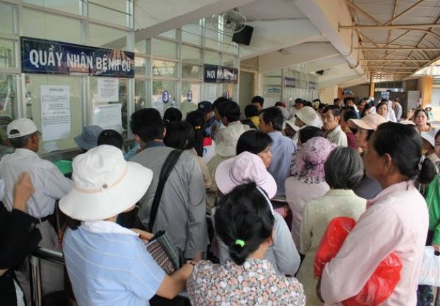 TÌNH NGƯỜI NƠI CỬA TỬ