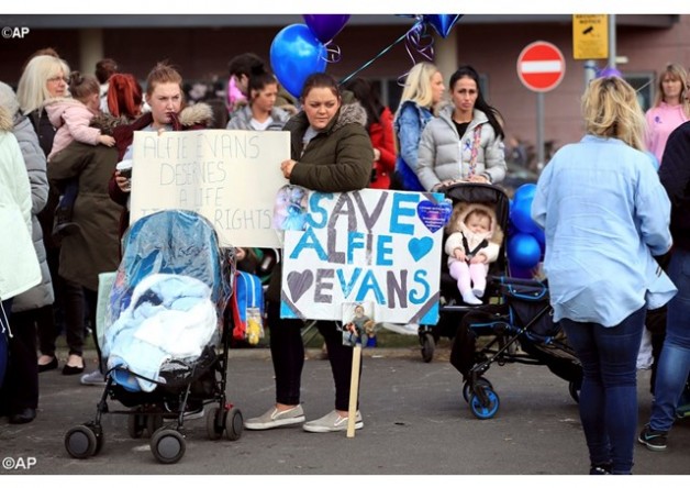 Bệnh viện nhi đồng Bambino Gesù của Vatican sẵn sàng nhận bé Alfie Evans