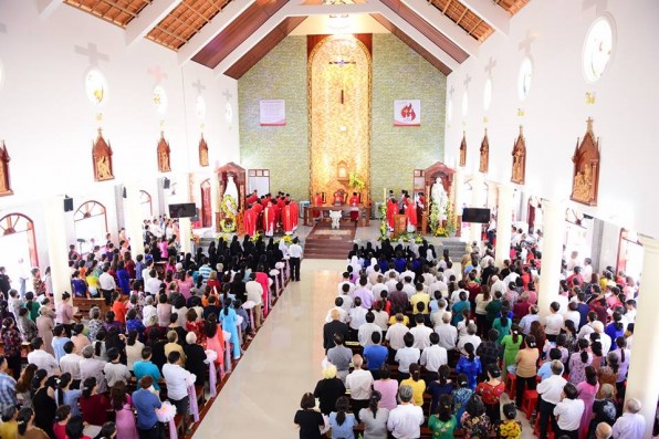 KHÁNH THÀNH NHÀ THỜ THẠNH PHƯỚC : HỒNG ÂN THIÊN CHÚA BAO LA