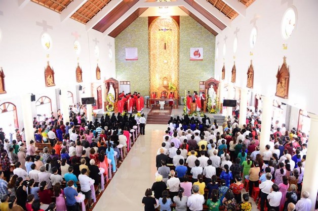 KHÁNH THÀNH NHÀ THỜ THẠNH PHƯỚC : HỒNG ÂN THIÊN CHÚA BAO LA